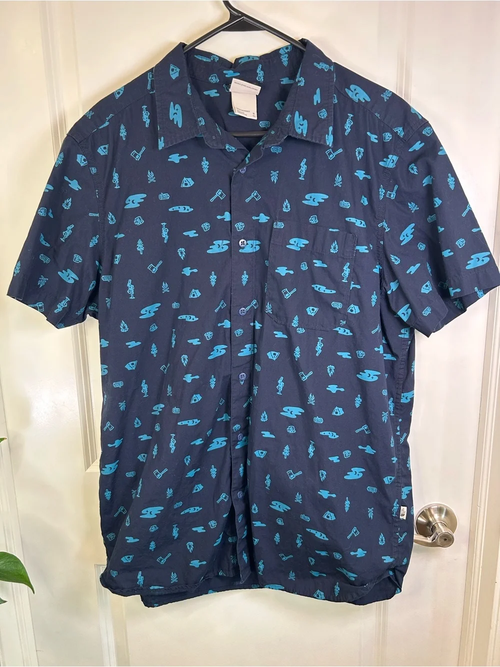 The North Face Navy Short-Sleeve Button-Down Light Blue Camp Print XL